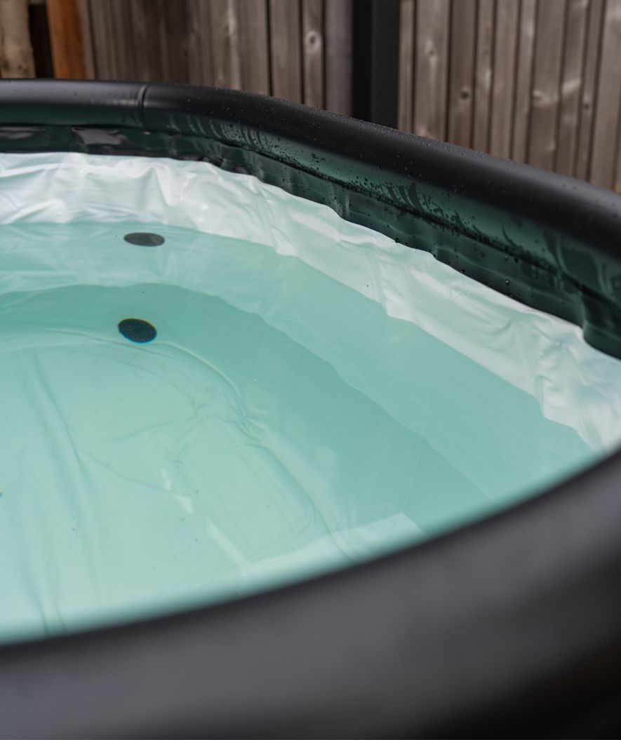 Watery oppustelig isbad - Hero Max - Sort