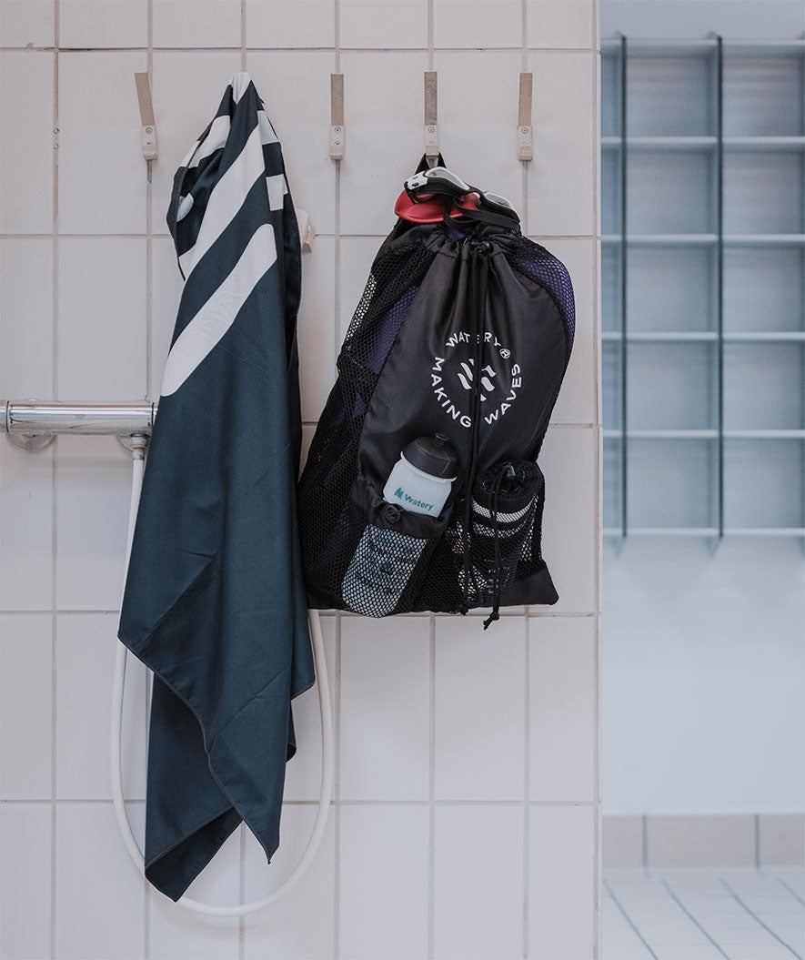 Watery svømmenet - Ultra Light 40L - Sort